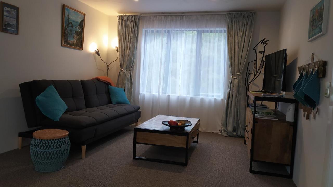 Luxury Stay, Alpaca Farm Paraparaumu Bagian luar foto